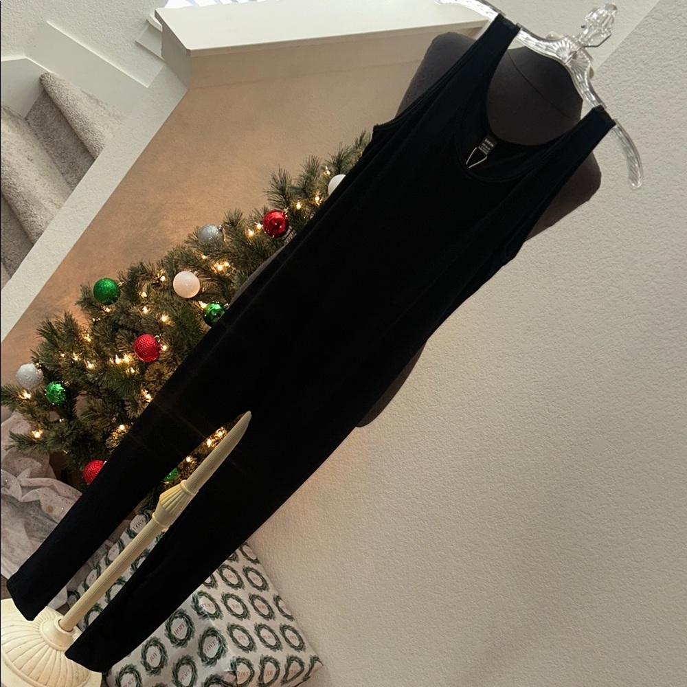 SHEIN Black Sleeveless Jumpsuit